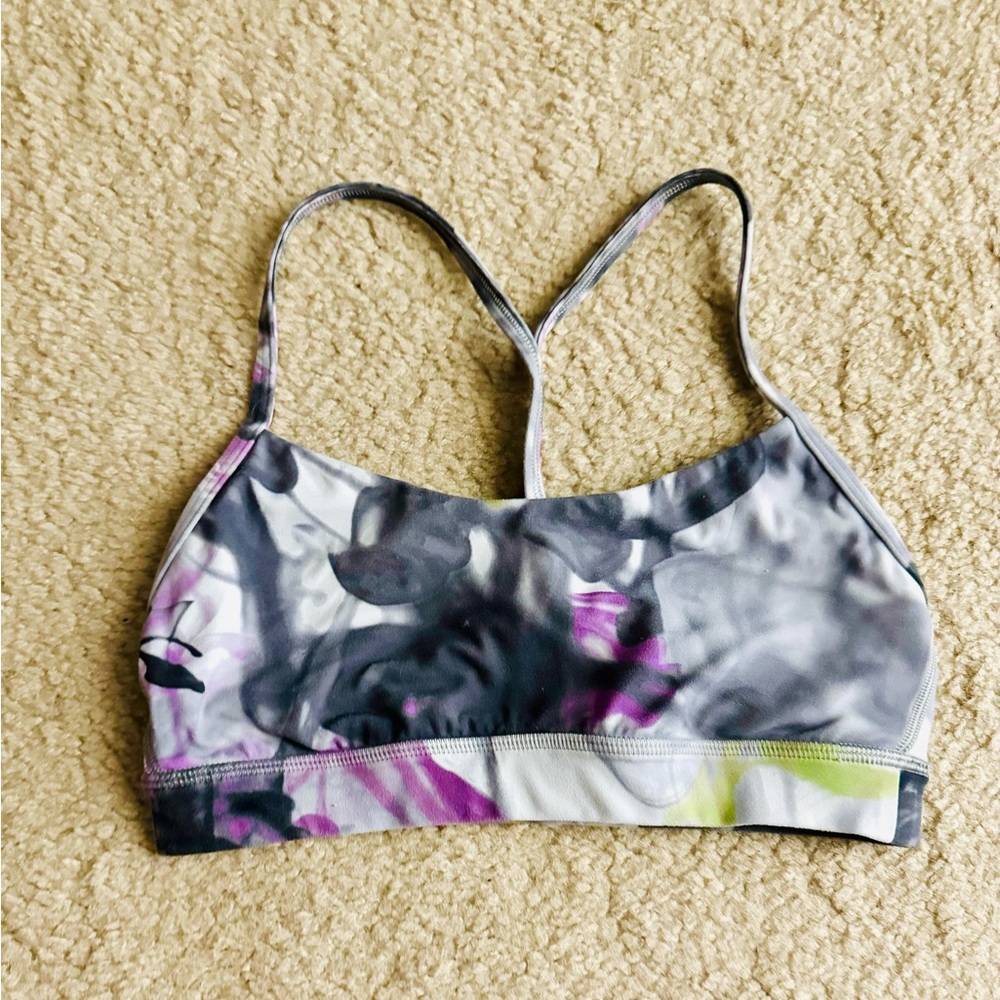 Lululemon sports bra